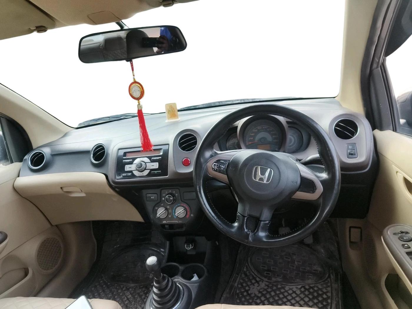 2013 Honda Amaze 1.2L I-VTEC S, Petrol, Manual, 1,08,669 km, interior
