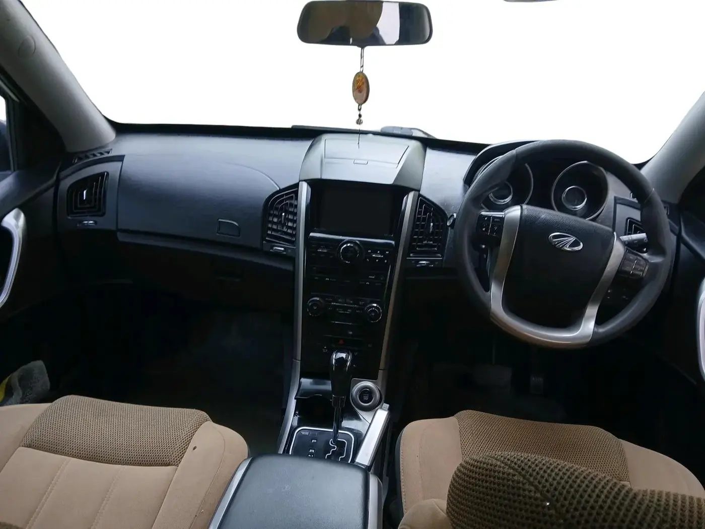 2019 Mahindra XUV500 W7 AT, Diesel, Automatic, 81,830 km, interior