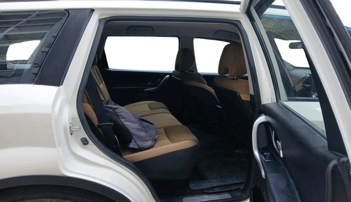 2019 Mahindra XUV500 W7 AT, Diesel, Automatic, 81,830 km, interior