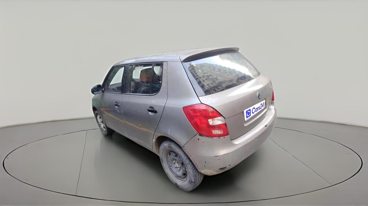 2011 Skoda Fabia CLASSIC 1.2 MPI, Petrol, Manual, 1,01,132 km, exterior