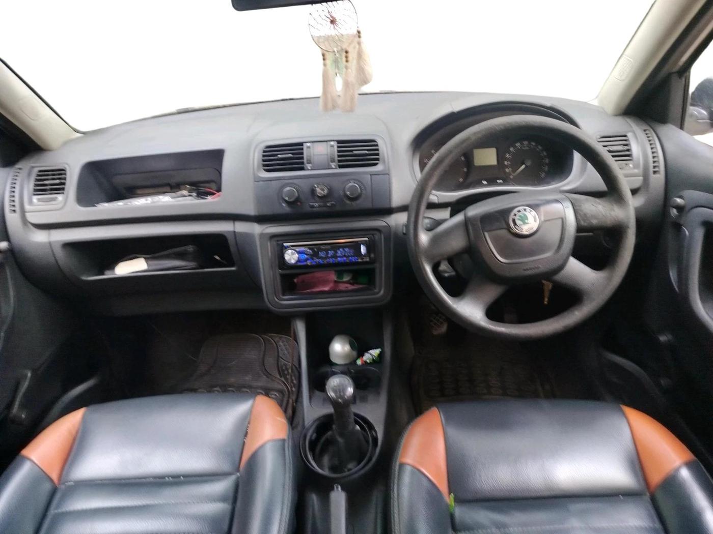 2011 Skoda Fabia CLASSIC 1.2 MPI, Petrol, Manual, 1,01,132 km, interior