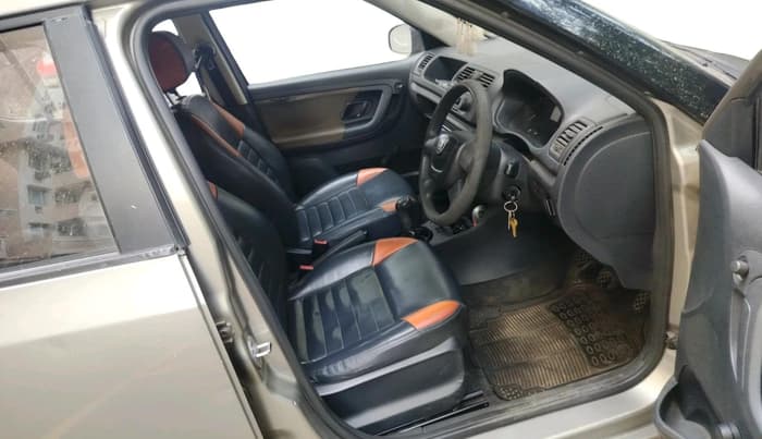2011 Skoda Fabia CLASSIC 1.2 MPI, Petrol, Manual, 1,01,132 km, interior