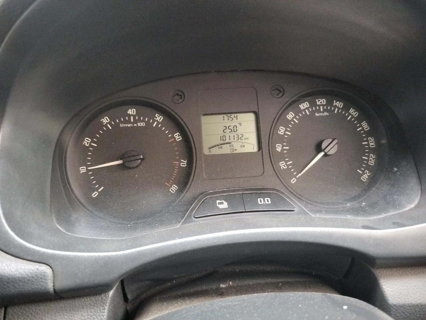 2011 Skoda Fabia CLASSIC 1.2 MPI, Petrol, Manual, 1,01,132 km, interior