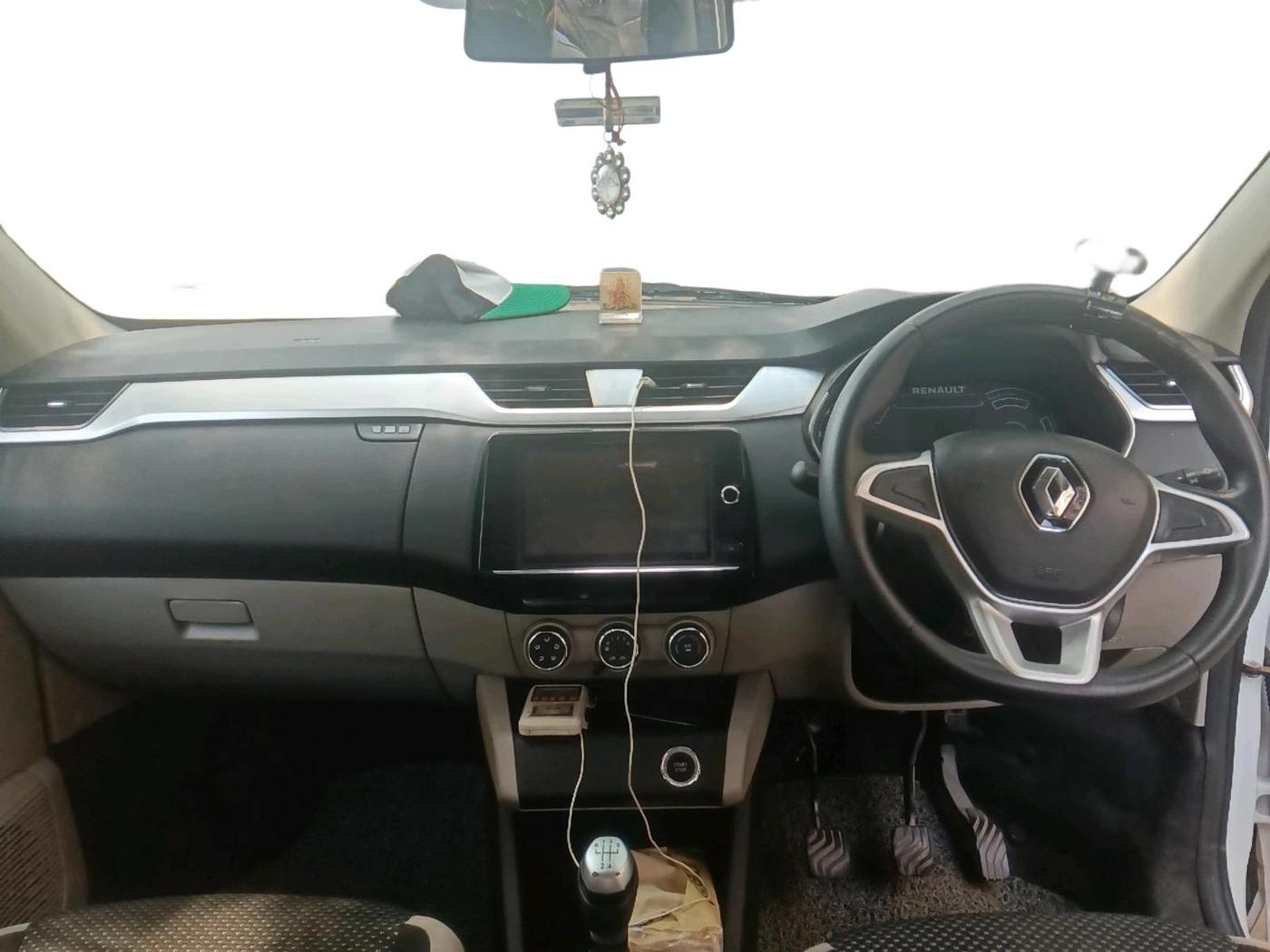 2019 Renault TRIBER RXZ, Petrol, Manual, 57,696 km, interior