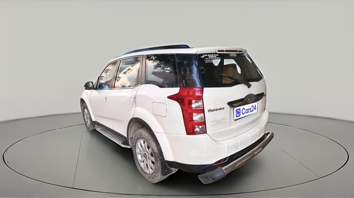 2016 Mahindra XUV500 W10 AT, Diesel, Automatic, 1,36,048 km, exterior