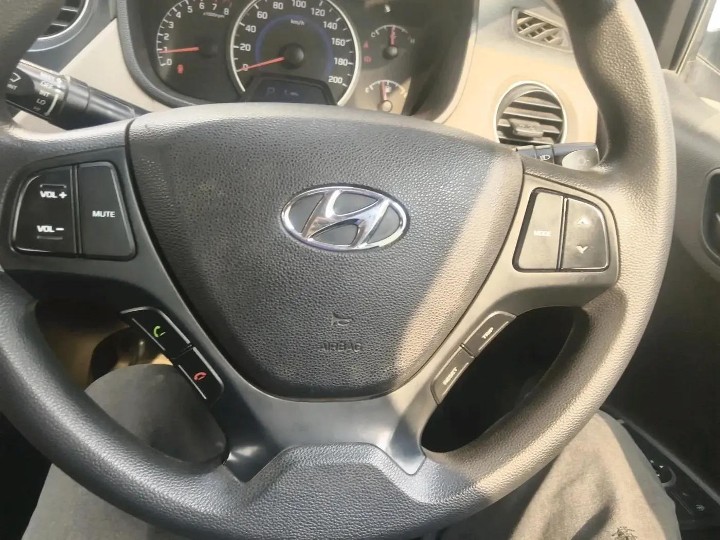 2018 Hyundai Grand i10 MAGNA AT 1.2 KAPPA VTVT, Petrol, Automatic, 40,368 km, interior