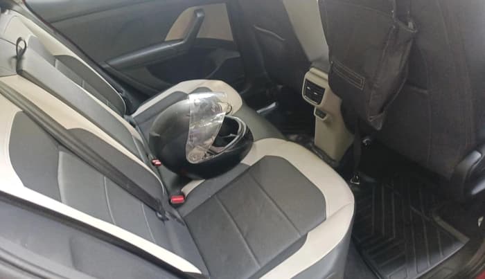 2022 Volkswagen TAIGUN TOPLINE 1.0 TSI AT, Petrol, Automatic, 33,221 km, interior