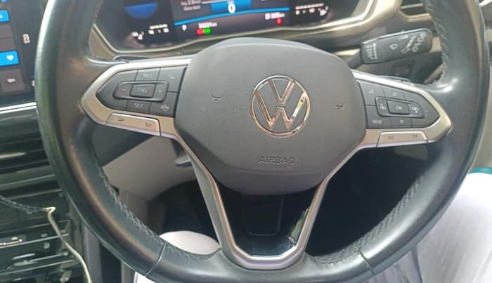 2022 Volkswagen TAIGUN TOPLINE 1.0 TSI AT, Petrol, Automatic, 33,221 km, interior