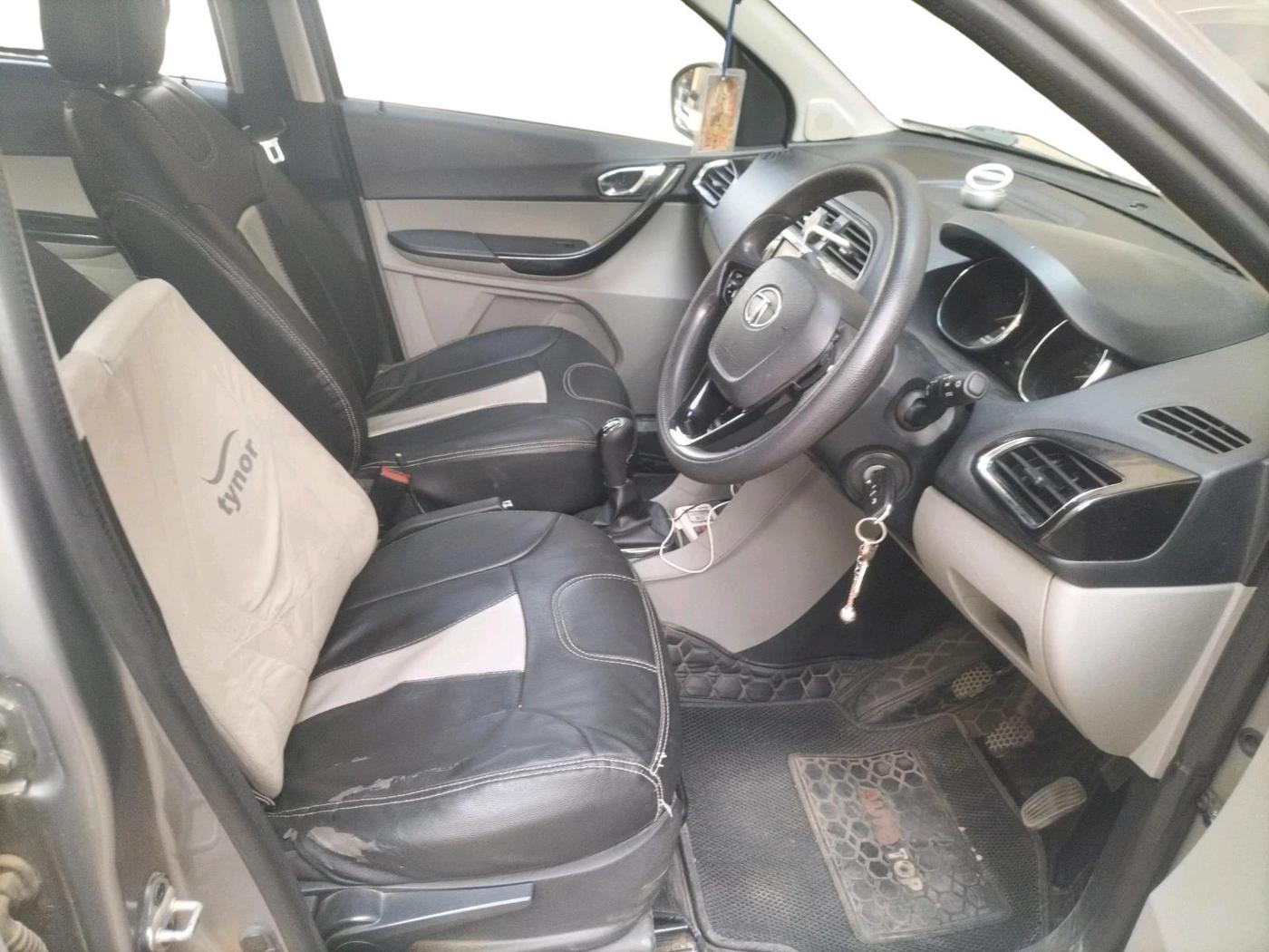2019 Tata Tiago XZ PLUS PETROL, Petrol, Manual, 95,346 km, interior