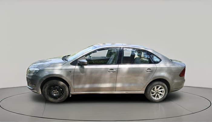 2011 Skoda Rapid AMBITION 1.6 MPI MT, Petrol, Manual, 98,947 km, exterior