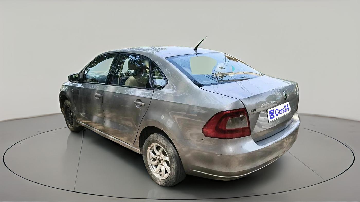 2011 Skoda Rapid AMBITION 1.6 MPI MT, Petrol, Manual, 98,947 km, exterior