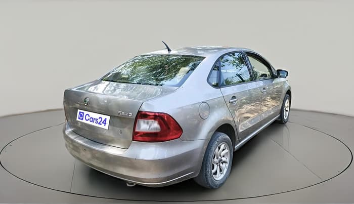 2011 Skoda Rapid AMBITION 1.6 MPI MT, Petrol, Manual, 98,947 km, exterior