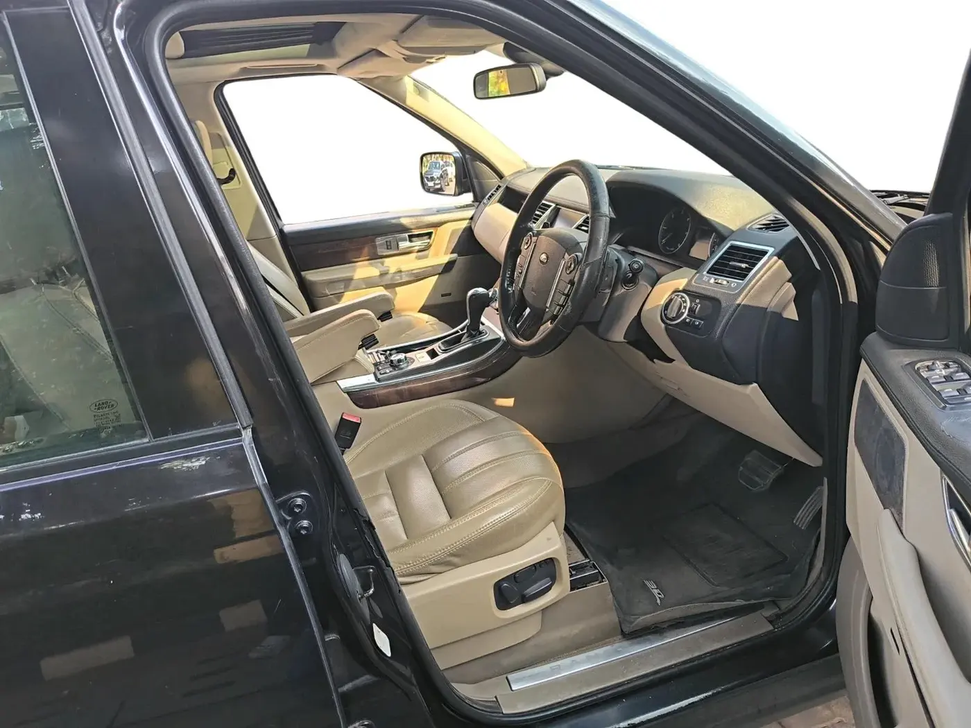 2010 Landrover Range Rover Sport 3.0 TDV6 HSE DIESEL, Diesel, Automatic, 1,29,346 km, interior
