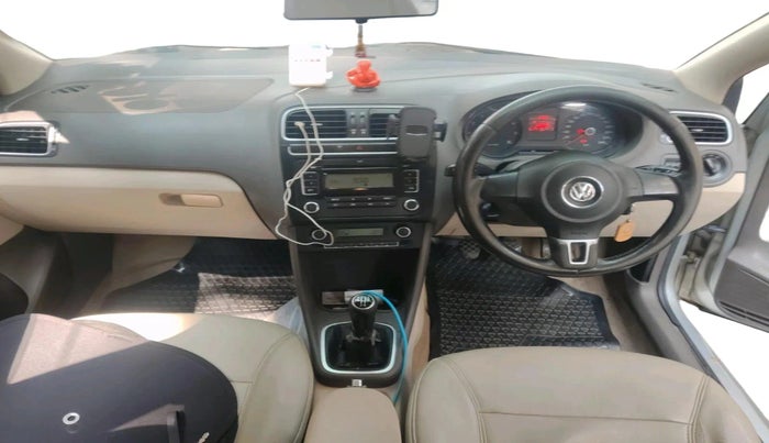 2011 Volkswagen Vento HIGHLINE 1.6 MPI, Petrol, Manual, 1,06,662 km, interior