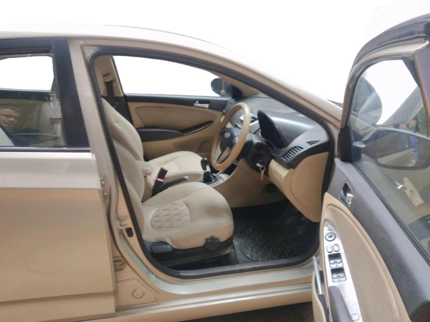 2012 Hyundai Verna FLUIDIC 1.6 VTVT EX, Petrol, Manual, 1,25,341 km, interior