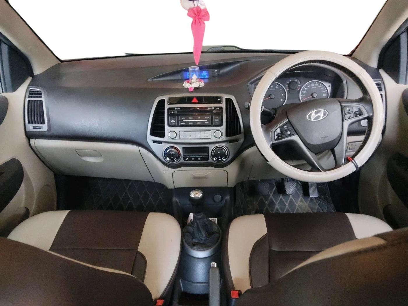 2014 Hyundai i20 SPORTZ 1.2, Petrol, Manual, 73,790 km, interior