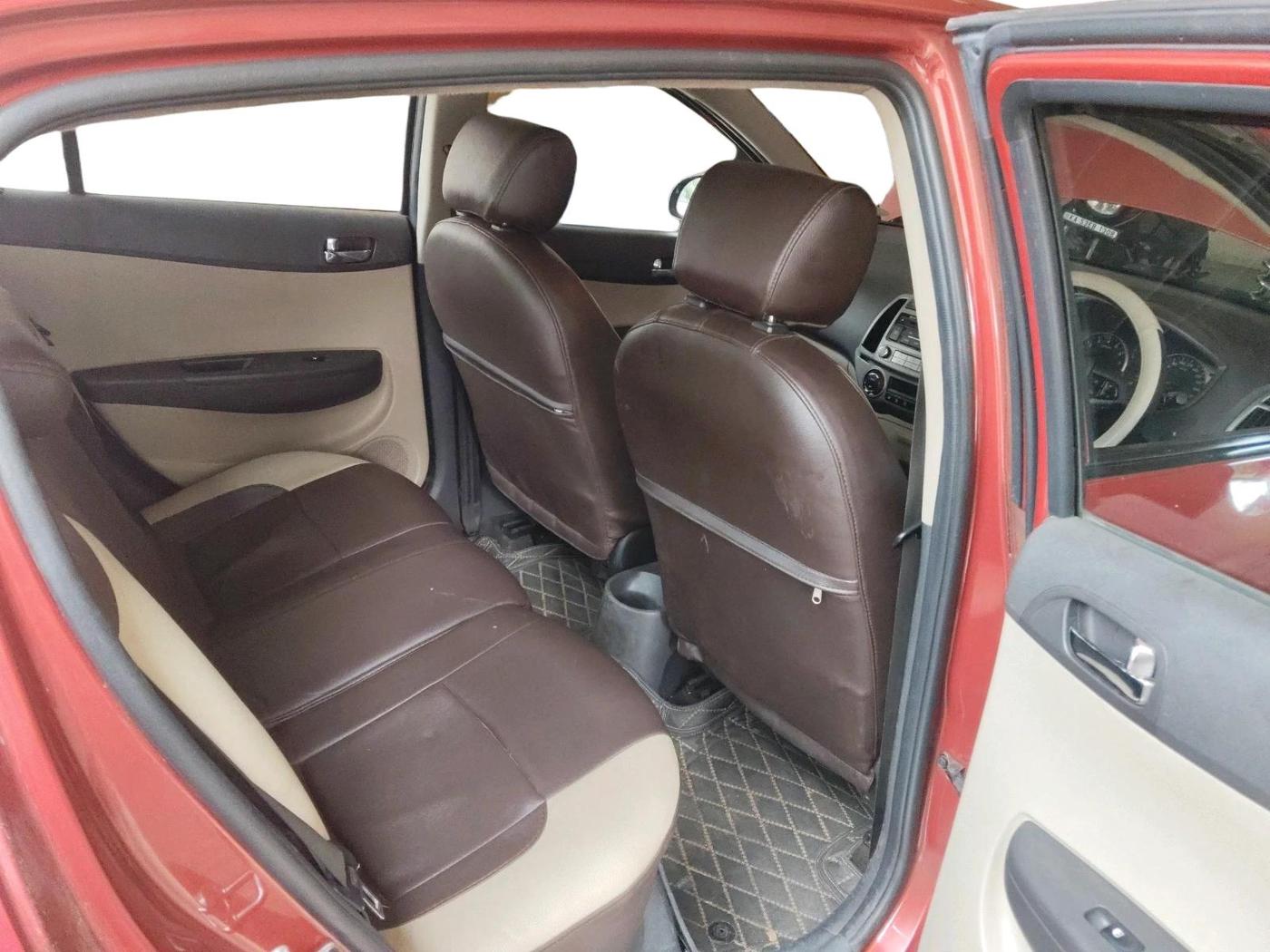 2014 Hyundai i20 SPORTZ 1.2, Petrol, Manual, 73,790 km, interior
