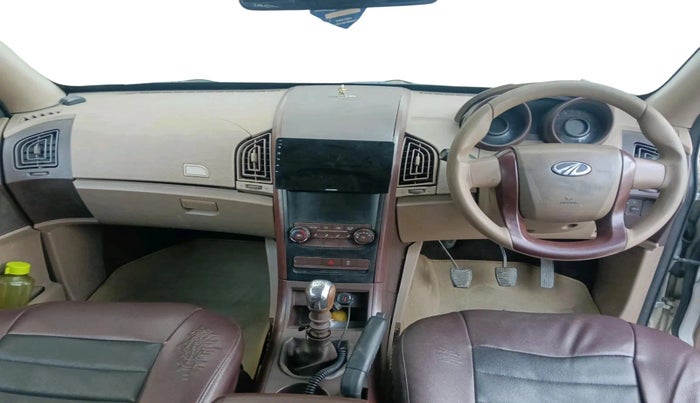 2014 Mahindra XUV500 W4, Diesel, Manual, 1,76,483 km, interior