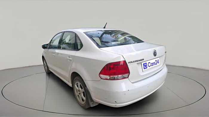 2013 Volkswagen Vento HIGHLINE 1.6 MPI, Petrol, Manual, 1,37,810 km, exterior