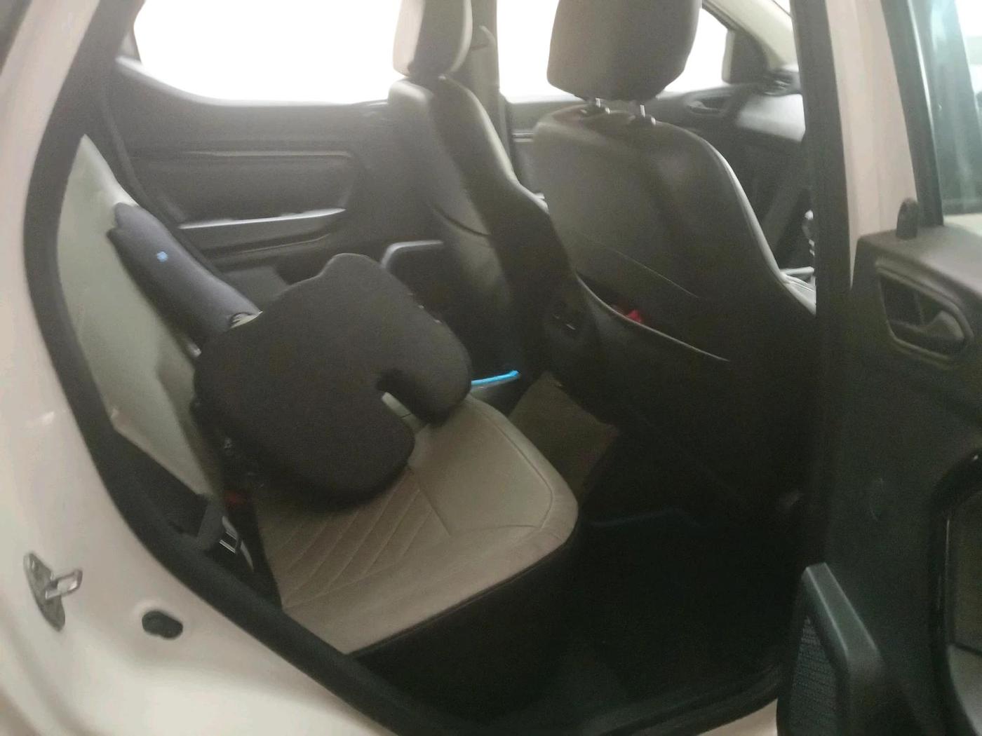 2024 Renault Kiger RXL MT, Petrol, Manual, 13,968 km, interior