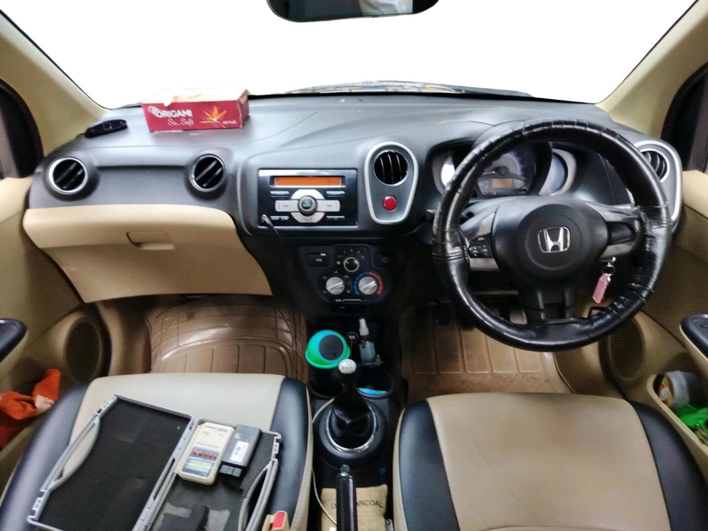 2015 Honda Mobilio 1.5L I-DTEC S, Diesel, Manual, 1,62,484 km, interior