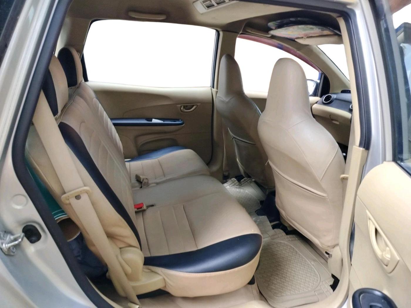 2015 Honda Mobilio 1.5L I-DTEC S, Diesel, Manual, 1,62,484 km, interior