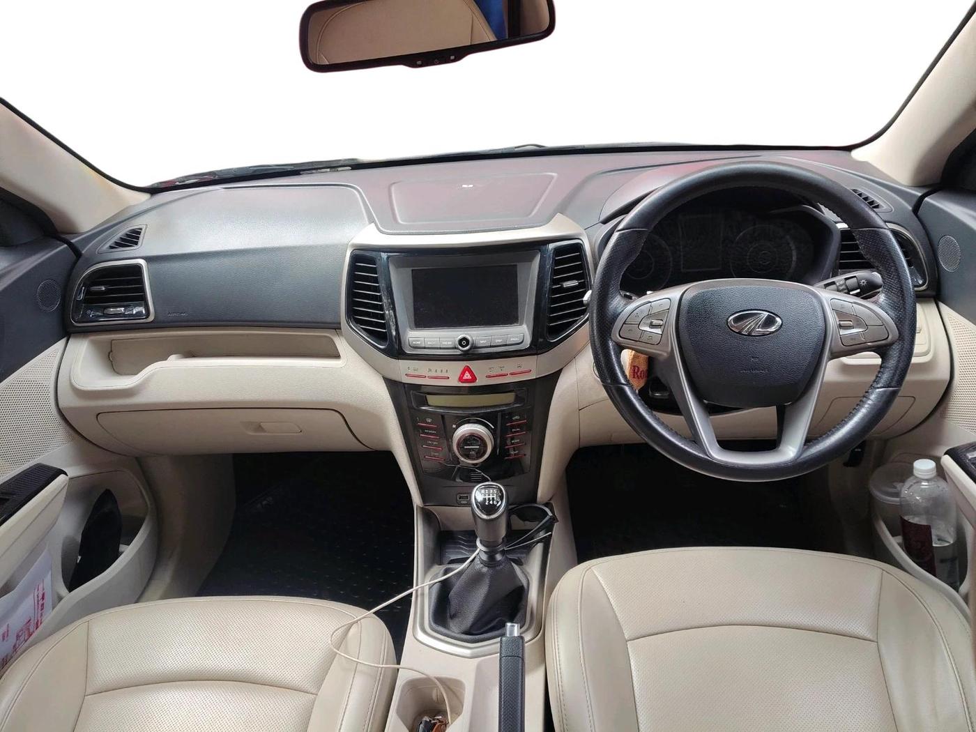 2019 Mahindra XUV300 W8 (O) 1.5 DIESEL, Diesel, Manual, 1,08,490 km, interior