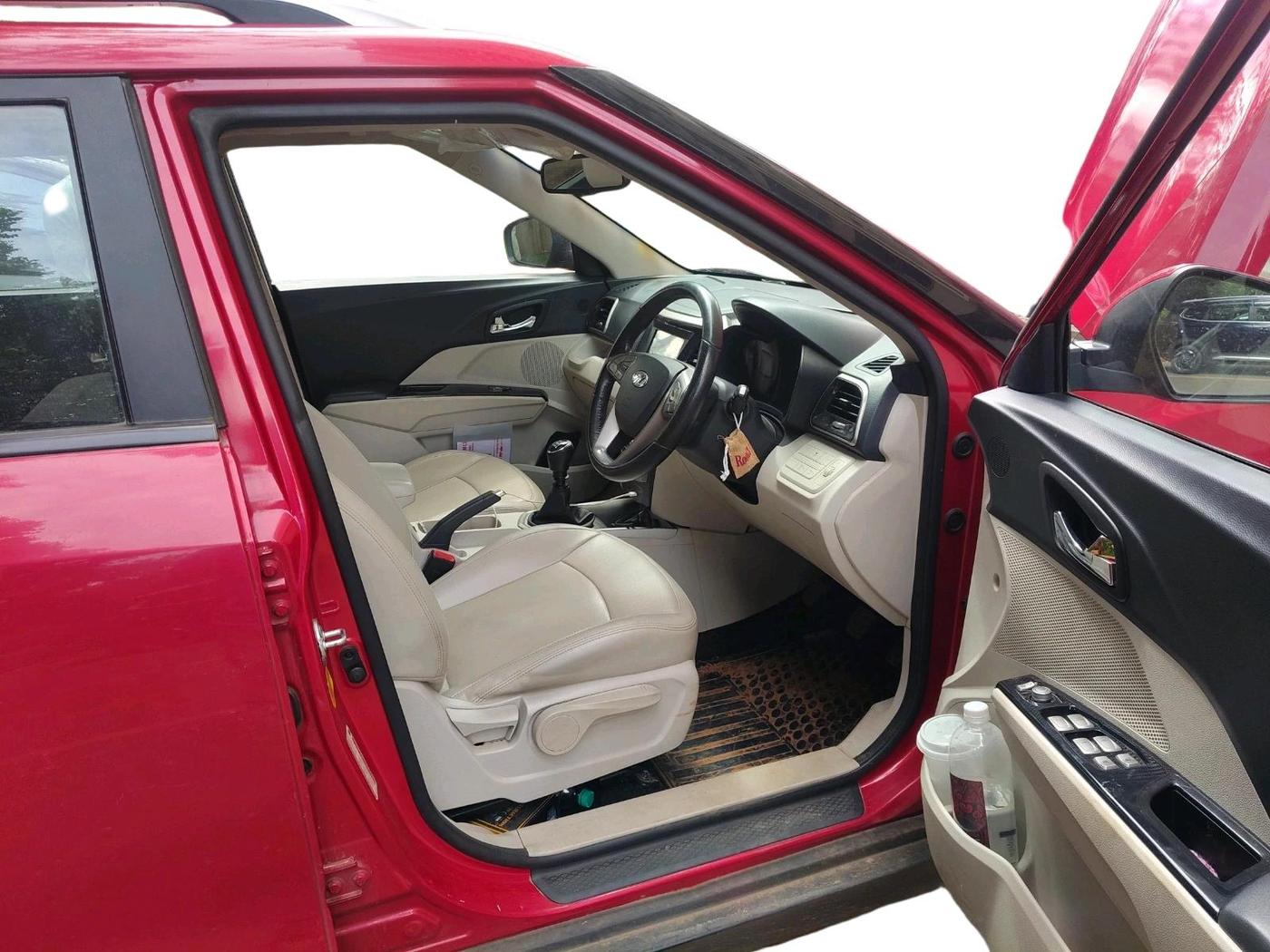 2019 Mahindra XUV300 W8 (O) 1.5 DIESEL, Diesel, Manual, 1,08,490 km, interior