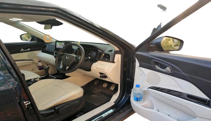 2024 Mahindra XUV 3XO AX7L 1.2 TGDi, Petrol, Manual, 18,340 km, interior