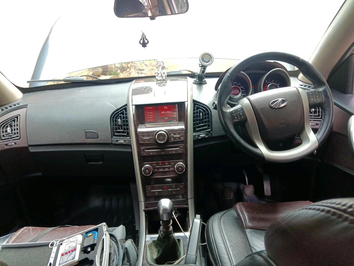 2012 Mahindra XUV500 W8, Diesel, Manual, 1,00,797 km, interior