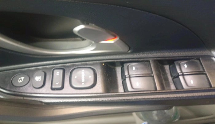 2017 Mahindra XUV500 W8, Diesel, Manual, 64,321 km, interior