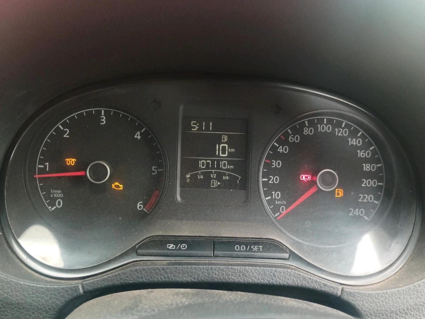 2016 Volkswagen Polo COMFORTLINE 1.5L, Diesel, Manual, 1,07,110 km, interior