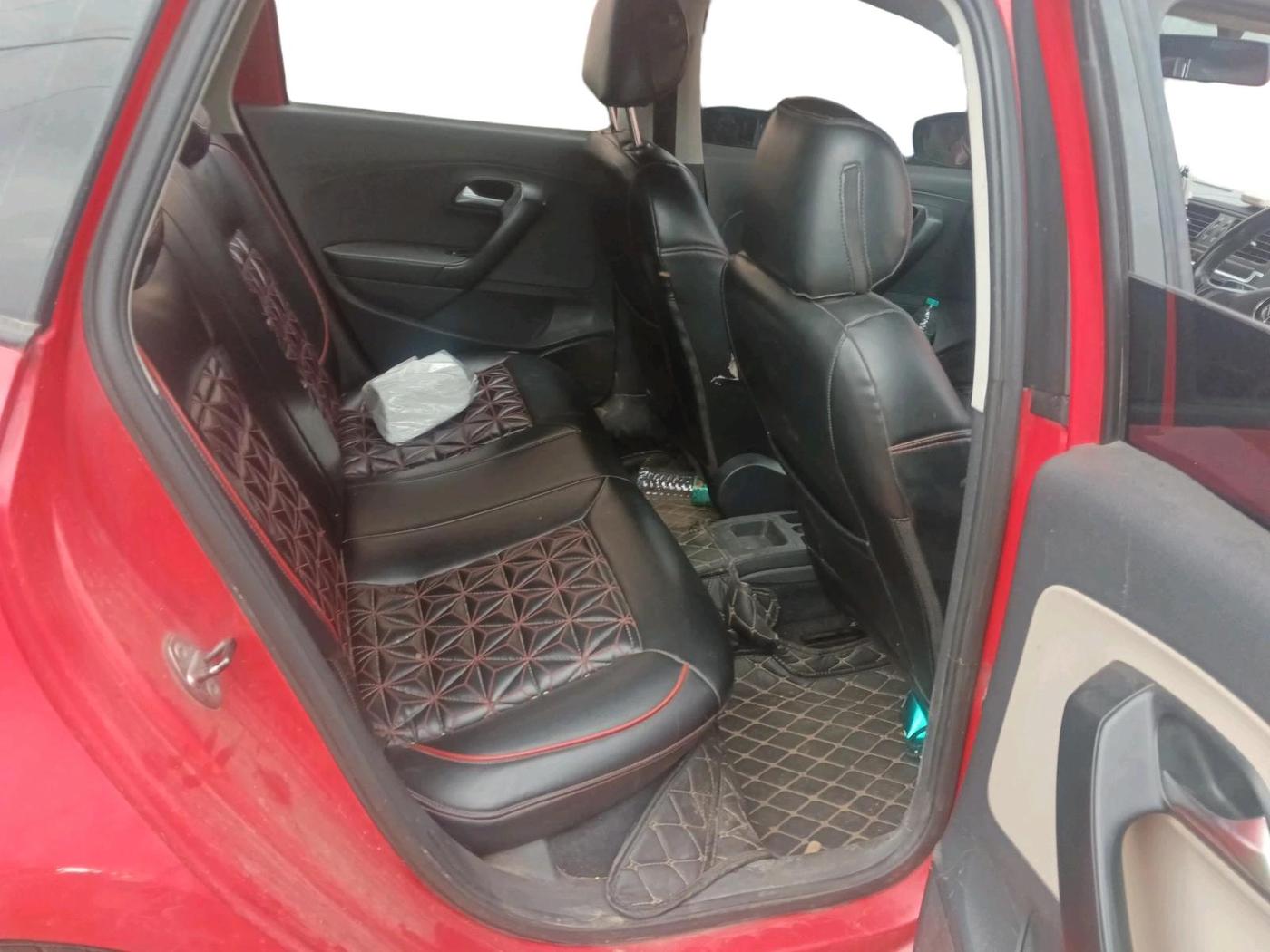 2016 Volkswagen Polo COMFORTLINE 1.5L, Diesel, Manual, 1,07,110 km, interior