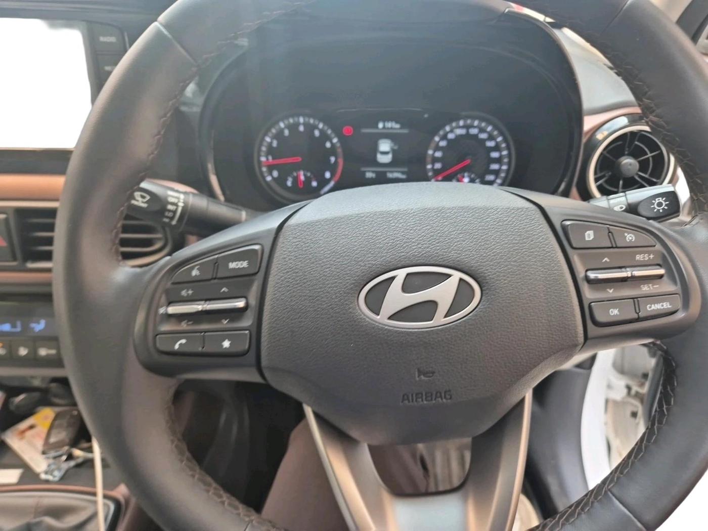 2024 Hyundai AURA SX 1.2 (O), Petrol, Manual, 16,396 km, interior