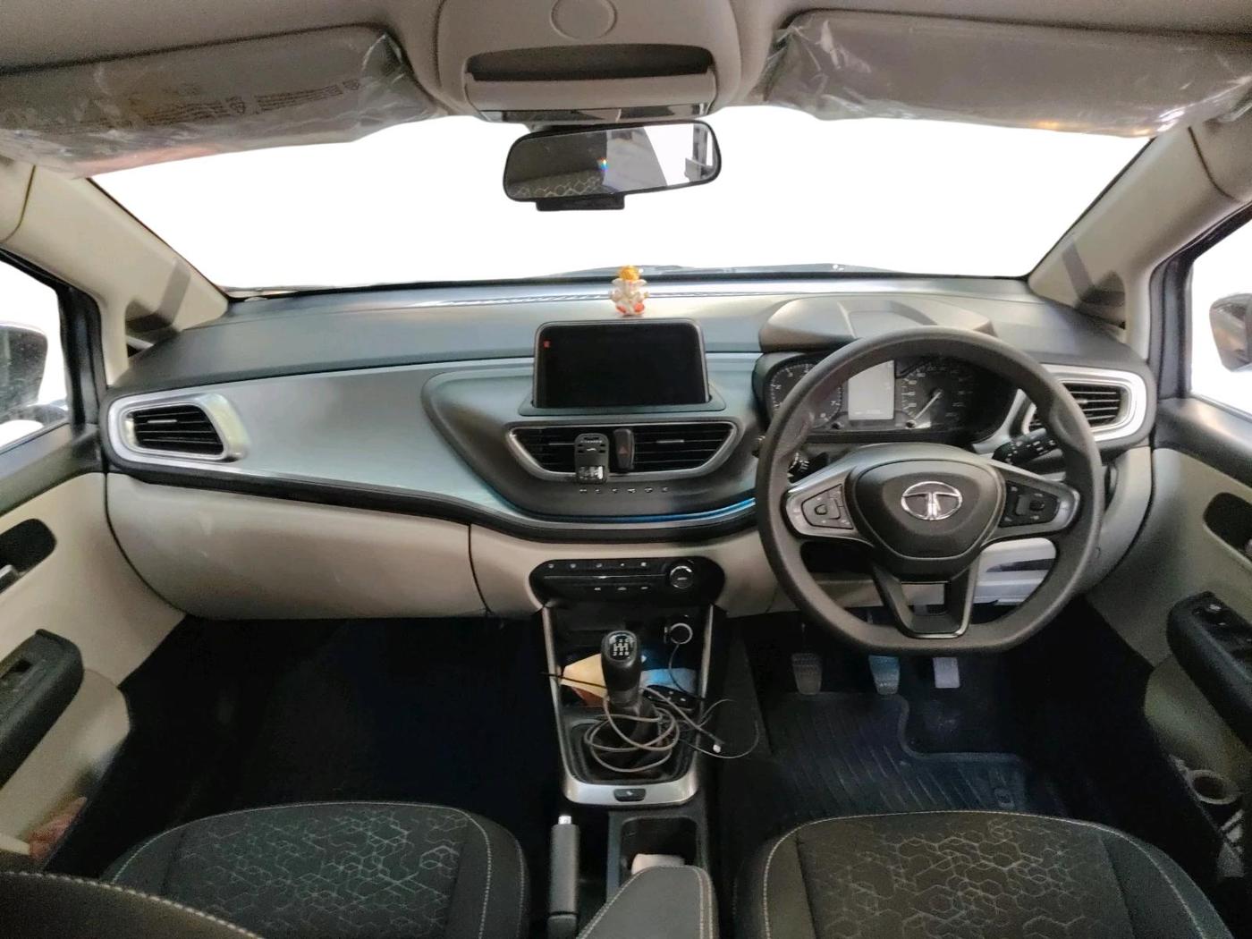 2021 Tata ALTROZ XZ PETROL, Petrol, Manual, 24,338 km, interior