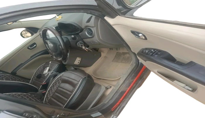 2013 Hyundai i10 MAGNA 1.2, Petrol, Manual, 68,643 km, interior