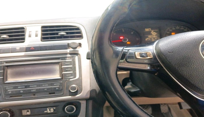 2015 Volkswagen Polo HIGHLINE1.5L, Diesel, Manual, 1,50,746 km, interior