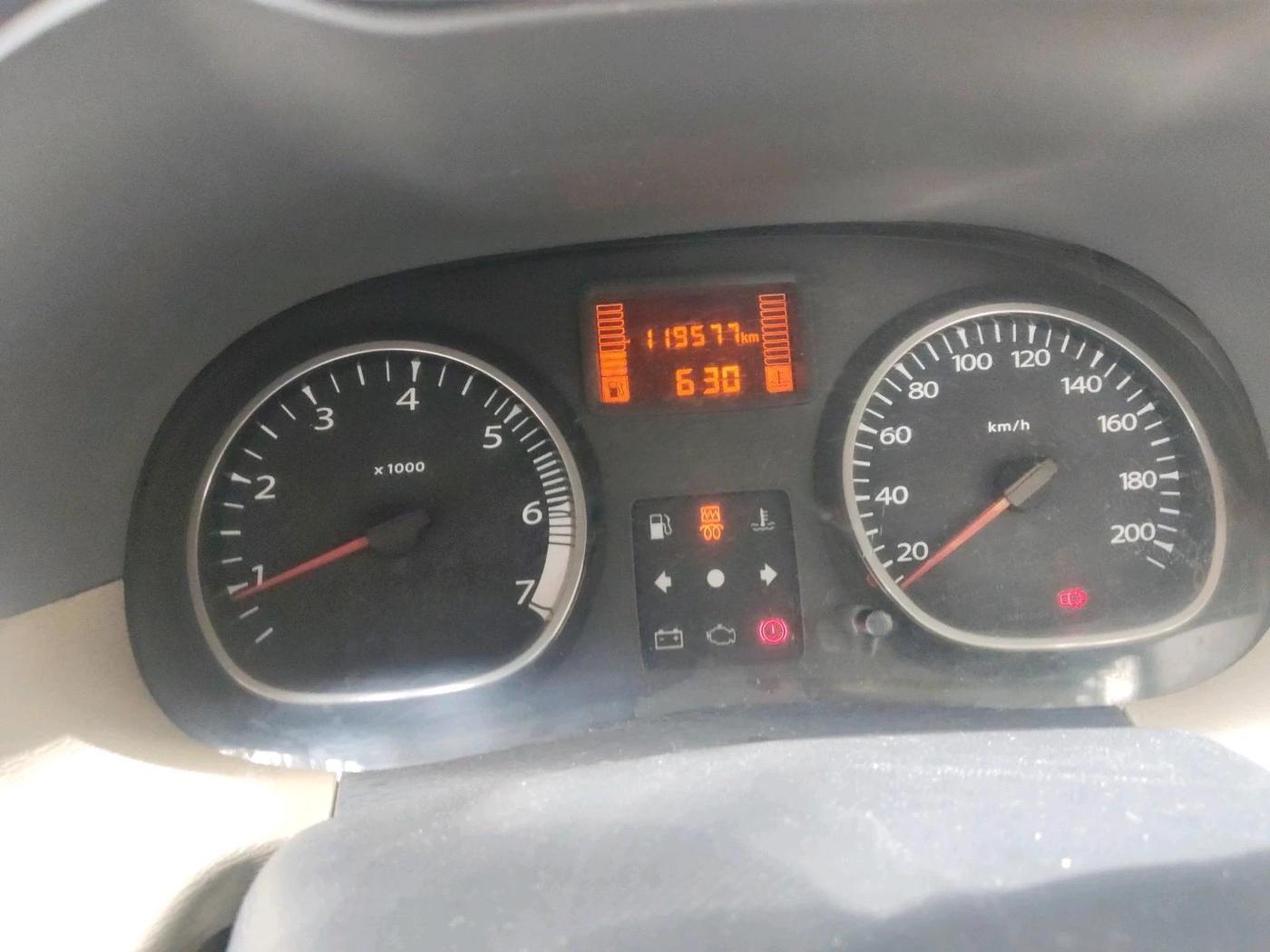 2013 Renault Duster 85 PS RXL DIESEL, Diesel, Manual, 1,19,577 km, interior