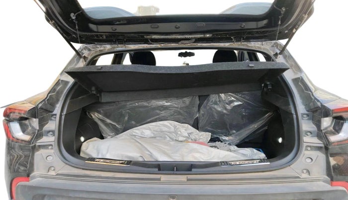 2023 Renault Kiger RXZ AMT, Petrol, Automatic, 13,411 km, exterior