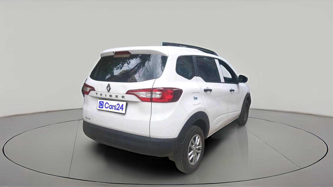 2022 Renault TRIBER RXL MT, Petrol, Manual, 55,868 km, exterior