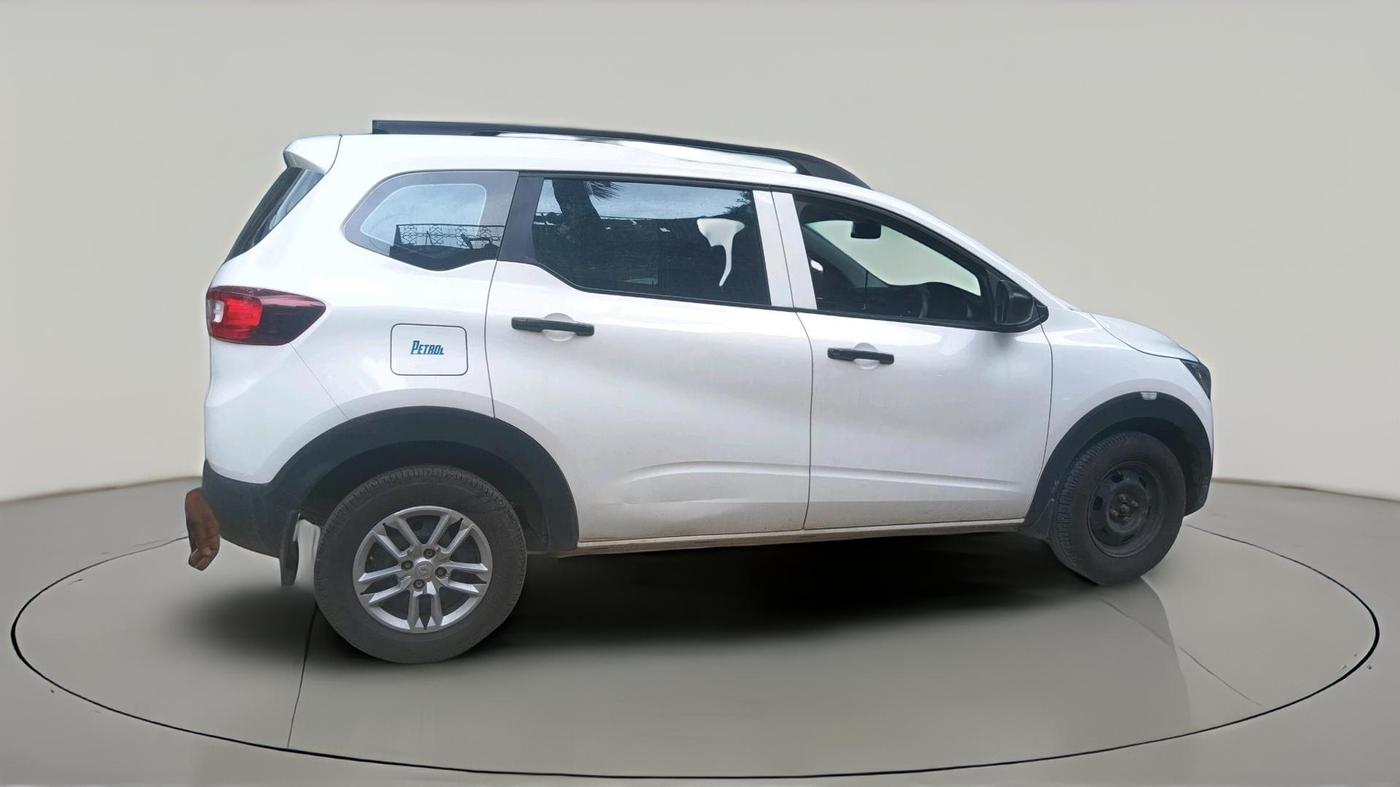 2022 Renault TRIBER RXL MT, Petrol, Manual, 55,868 km, exterior