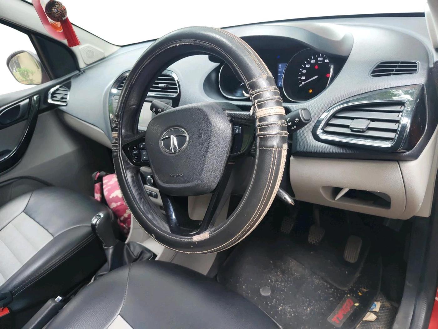 2019 Tata Tiago XZ PETROL, Petrol, Manual, 37,888 km, interior