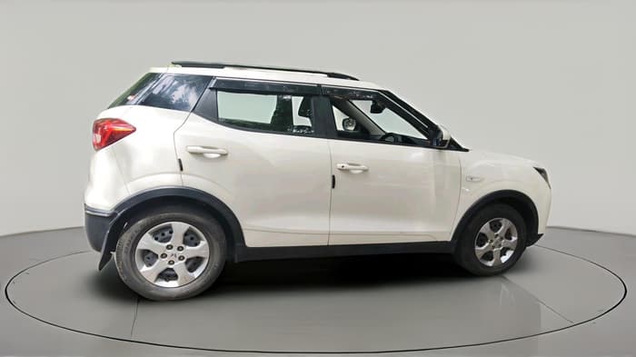 2022 Mahindra XUV300 W6 1.2 PETROL AMT, Petrol, Automatic, 31,054 km, exterior