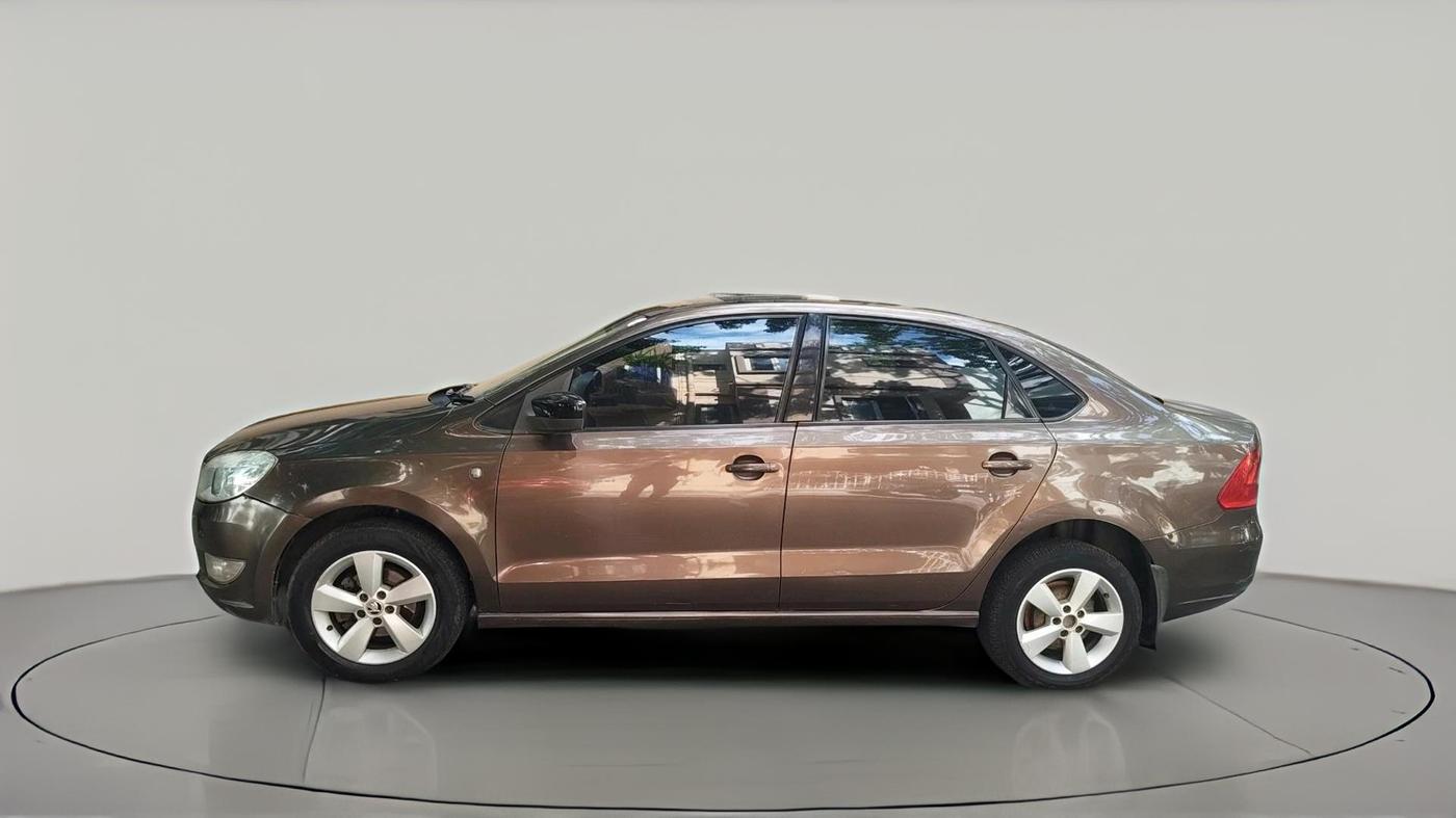 2014 Skoda Rapid 1.5 TDI CR ELEGANCE PLUS AT, Diesel, Automatic, 77,211 km, exterior