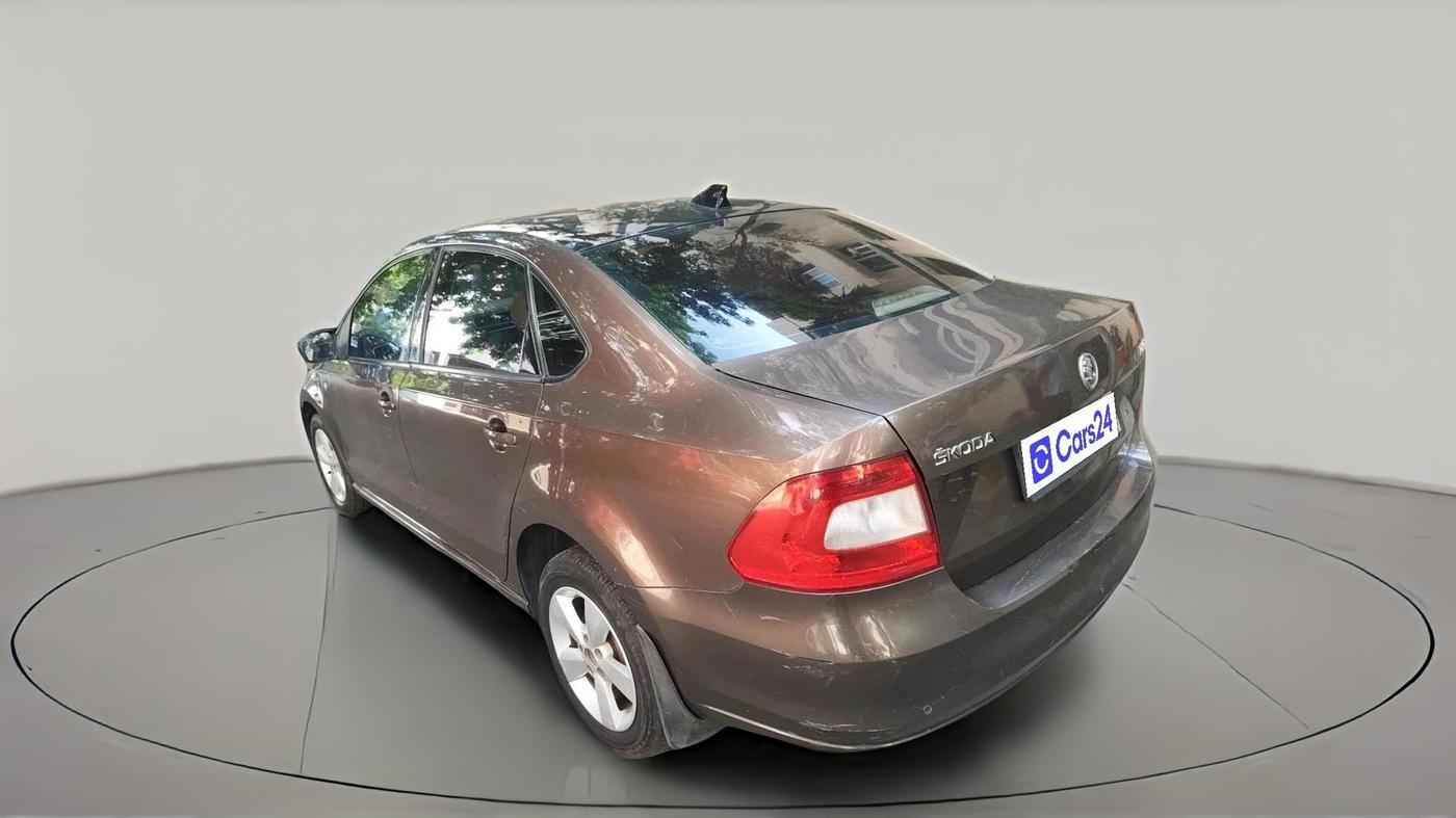 2014 Skoda Rapid 1.5 TDI CR ELEGANCE PLUS AT, Diesel, Automatic, 77,211 km, exterior