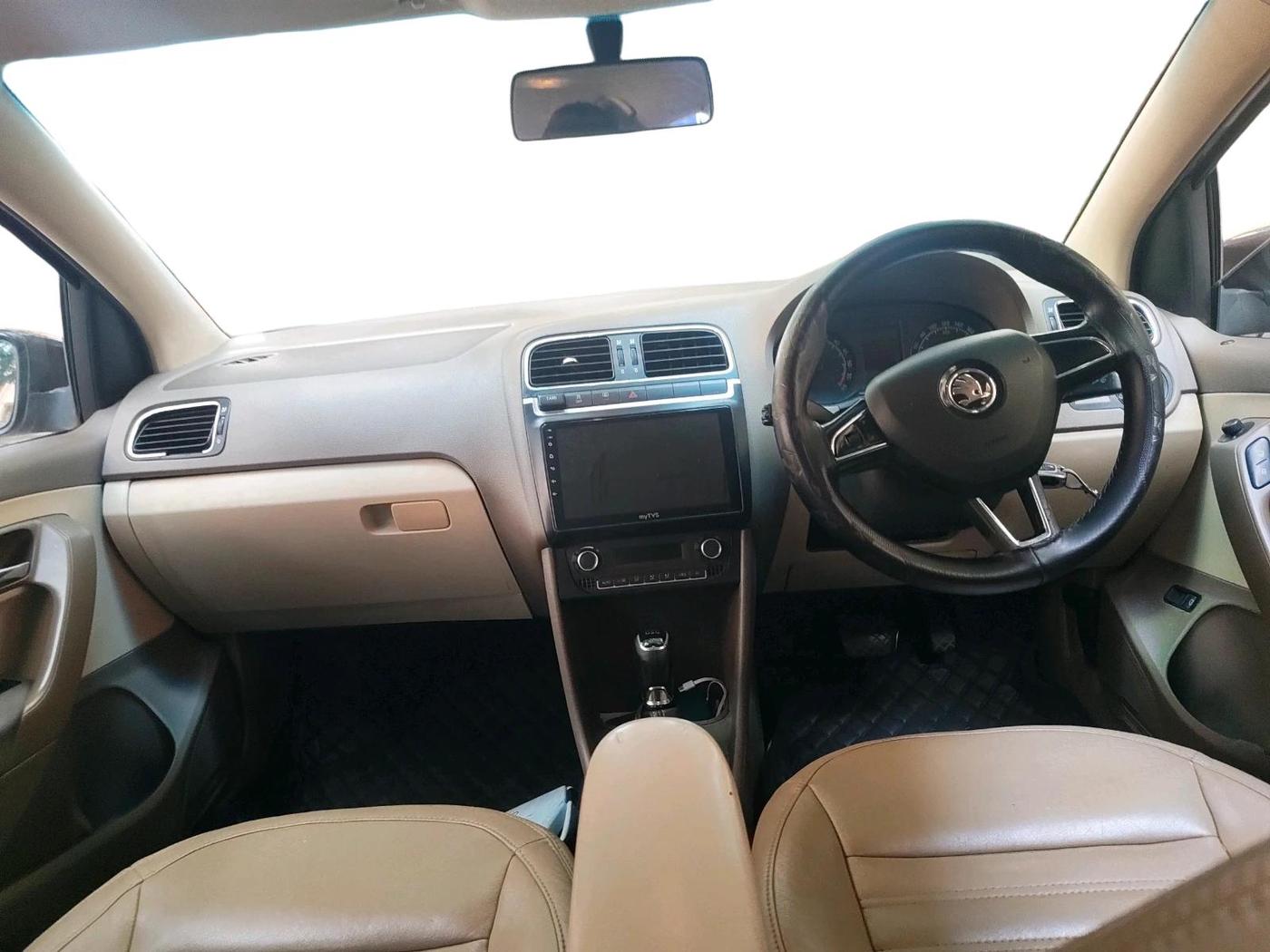 2014 Skoda Rapid 1.5 TDI CR ELEGANCE PLUS AT, Diesel, Automatic, 77,211 km, interior