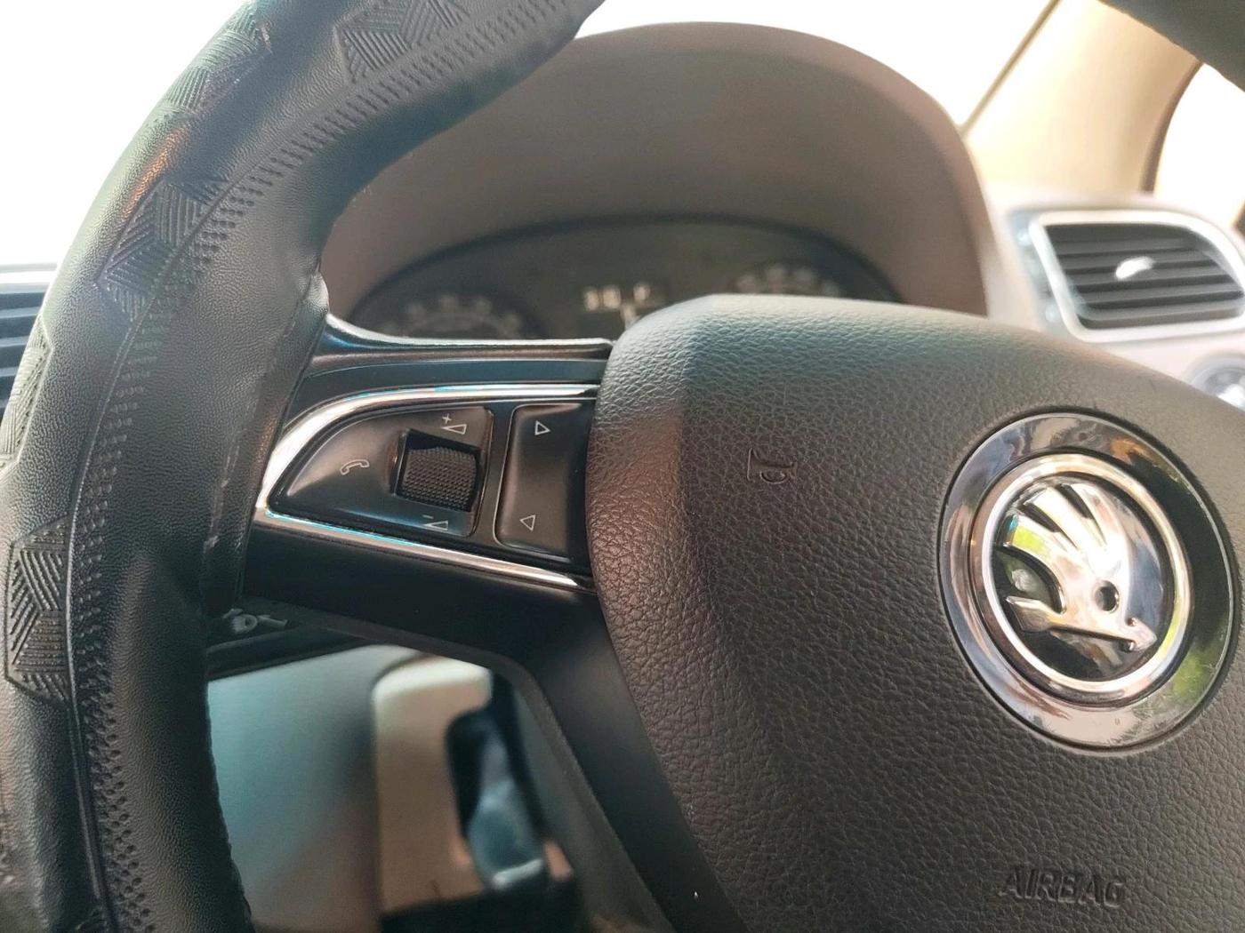 2014 Skoda Rapid 1.5 TDI CR ELEGANCE PLUS AT, Diesel, Automatic, 77,211 km, interior