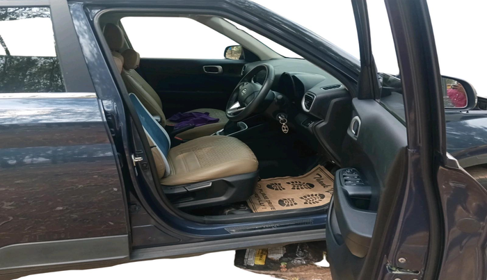 2022 Hyundai VENUE S+ 1.2, Petrol, Manual, 50,245 km, interior