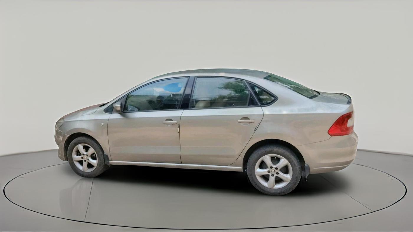 2015 Skoda Rapid 1.5 TDI CR AMBITION PLUS, Diesel, Manual, 1,14,771 km, exterior