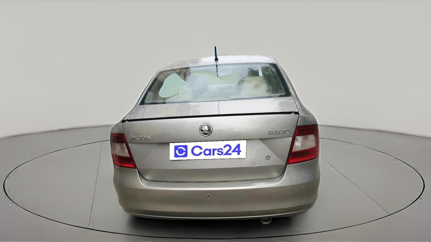 2015 Skoda Rapid 1.5 TDI CR AMBITION PLUS, Diesel, Manual, 1,14,771 km, exterior